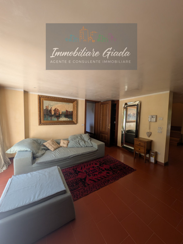 Una residenza esclusiva dove eleganza, comfort e privacy si incontrano in perfetta armonia.
Nel c...