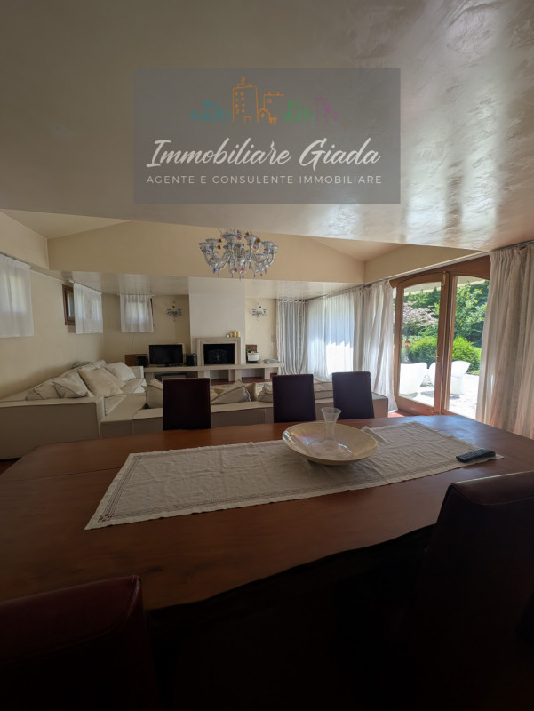 Una residenza esclusiva dove eleganza, comfort e privacy si incontrano in perfetta armonia.
Nel c...