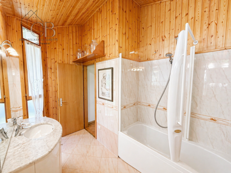 Villa unifamiliare di design con giardino esclusivo – Monterosso, Abano Terme

Nel rinomato quart...