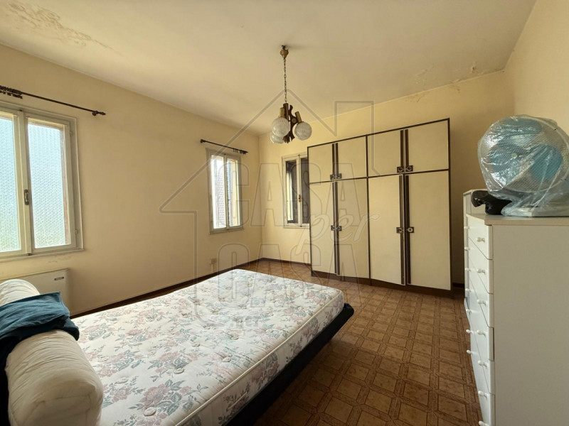 Rif. P590 Proponiamo in vendita appartamento al primo piano da ristrutturare situato ad Este, una...