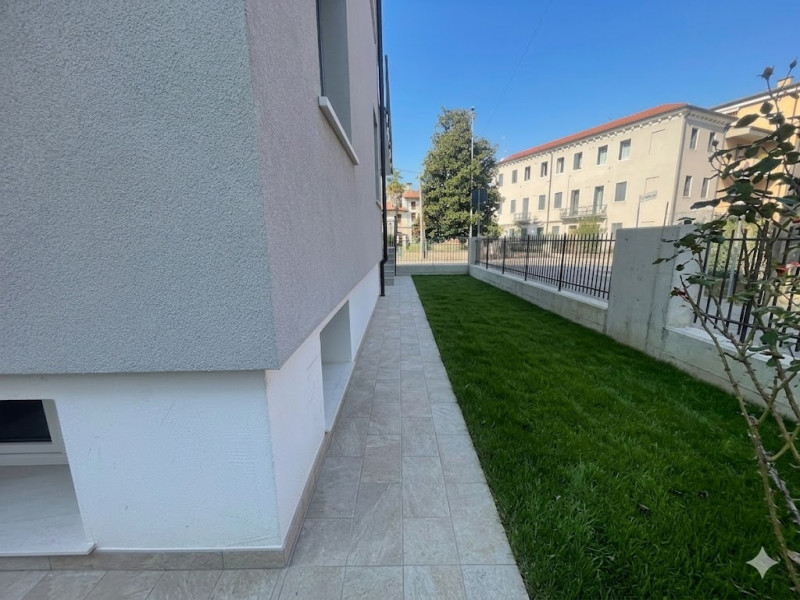 ULTIMA DISPONIBILITA' DI BICAMERE CON GIARDINETTO PRIVATO, su piccola palazzina oggetto di comple...