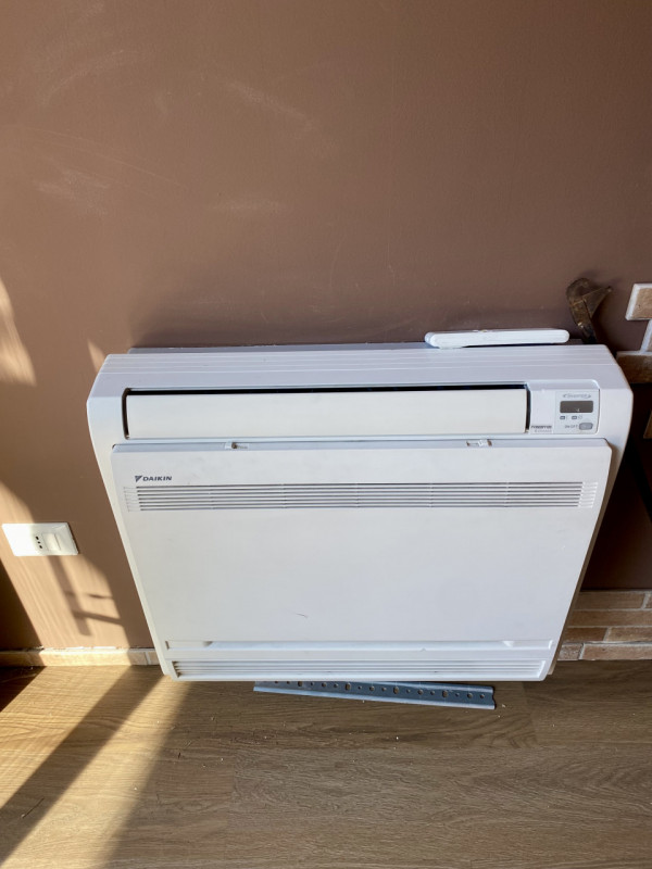 In posizione strategica a Castelfranco Veneto (TV), su strada di forte passaggio veicolare e pedo...