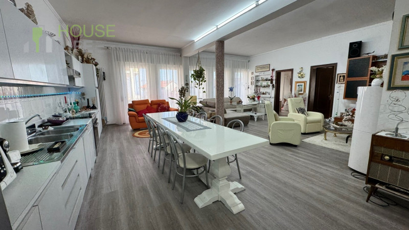 MONTE DI MALO – CENTRO: In posizione centralissima, comoda a tutti i servizi del paese ma immersa...