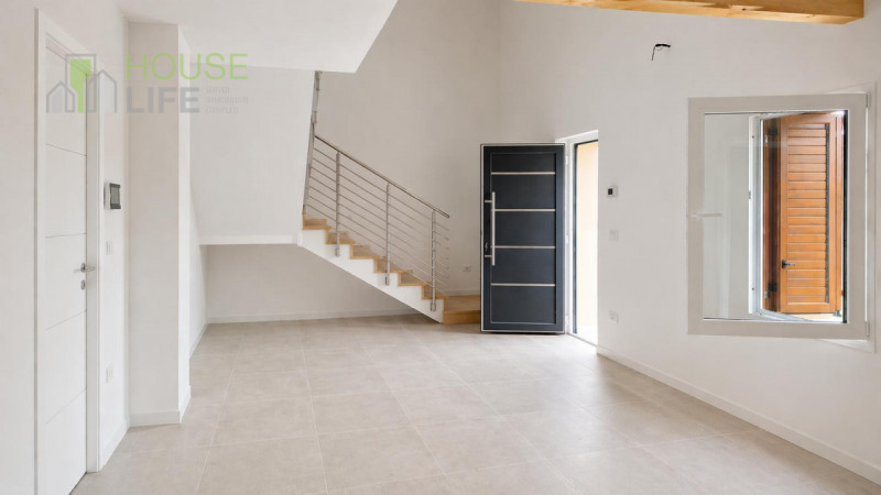 SCHIO - CENTRO: In posizione centralissima, proponiamo in vendita un elegante appartamento duplex...