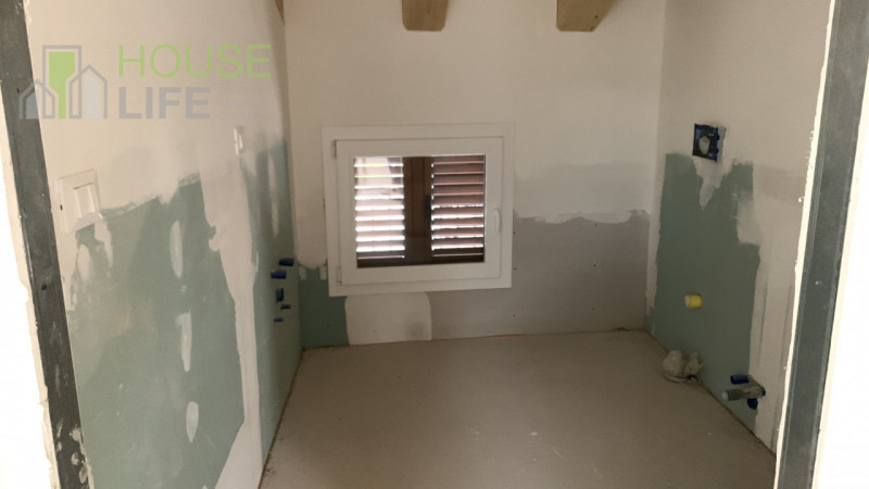 SCHIO - CENTRO: In posizione centralissima, proponiamo in vendita un elegante appartamento duplex...