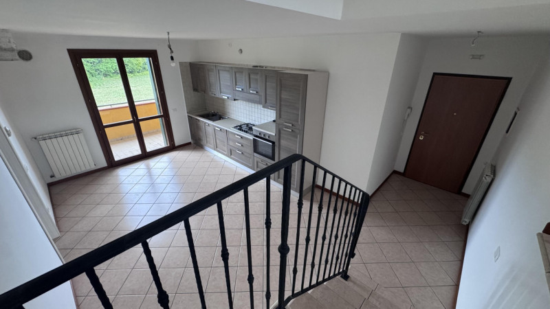 In zona residenziale a Bovolenta (5 km da Conselve e/o Casalserugo), in una palazzina moderna dal...