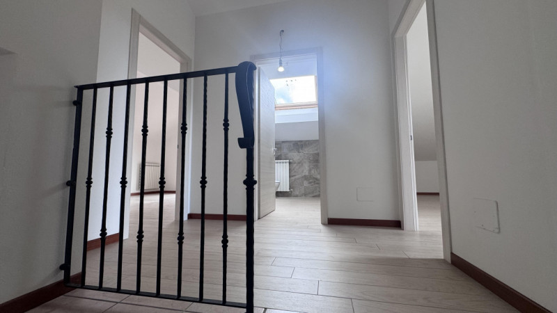In zona residenziale a Bovolenta (5 km da Conselve e/o Casalserugo), in una palazzina moderna dal...