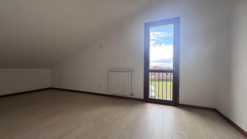 In zona residenziale a Bovolenta (5 km da Conselve e/o Casalserugo), in una palazzina moderna dal...