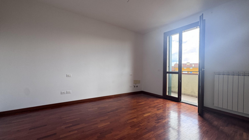 In zona residenziale a Bovolenta (5 km da Conselve e/o Casalserugo), in una palazzina moderna dal...