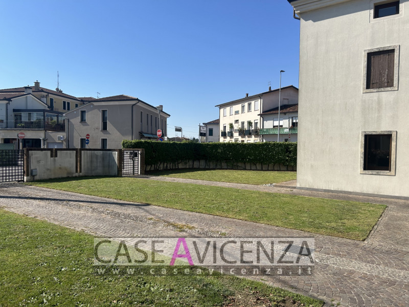 CAMISANO VICENTINO - C.E.F - IN ESCLUSIVA PROPONIAMO IN VENDITA - SPLENDIDA VILLA PER CHI AMA ABI...