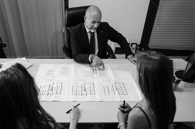 CAMISANO VICENTINO - C.E.F - ABITARE IN CENTRO in una signorile Villa con GIARDINO privato. La ca...