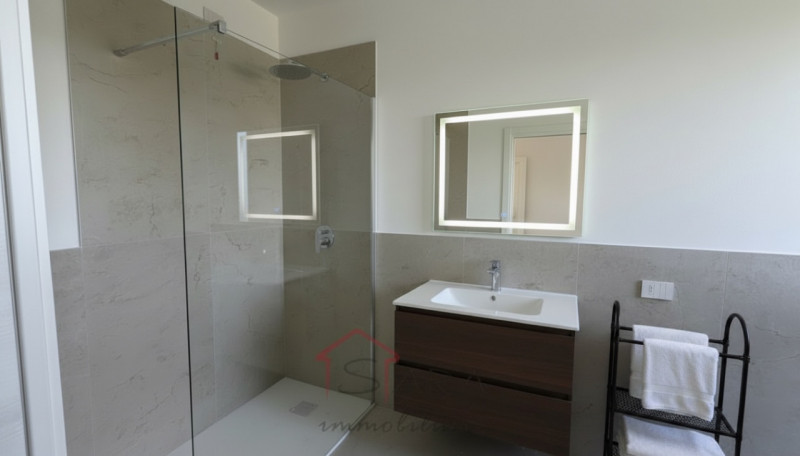 PADOVA: Nel cuore di Vigodarzere, proponiamo in vendita un appartamento quadrilocale moderno e lu...