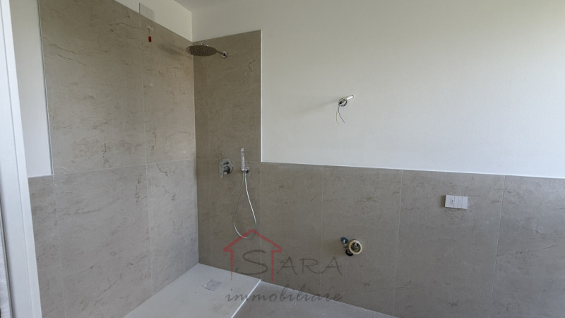 PADOVA: Nel cuore di Vigodarzere, proponiamo in vendita un appartamento quadrilocale moderno e lu...