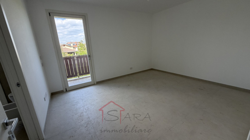 PADOVA: Nel cuore di Vigodarzere, proponiamo in vendita un appartamento quadrilocale moderno e lu...