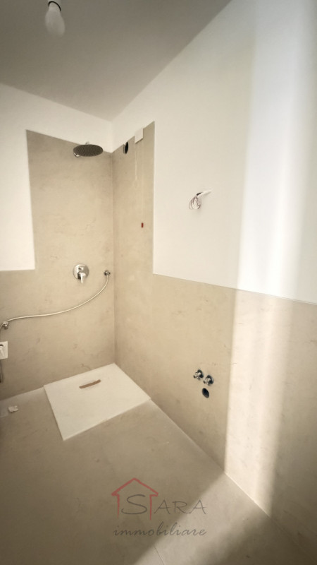 PADOVA: Nel cuore di Vigodarzere, proponiamo in vendita un appartamento quadrilocale moderno e lu...