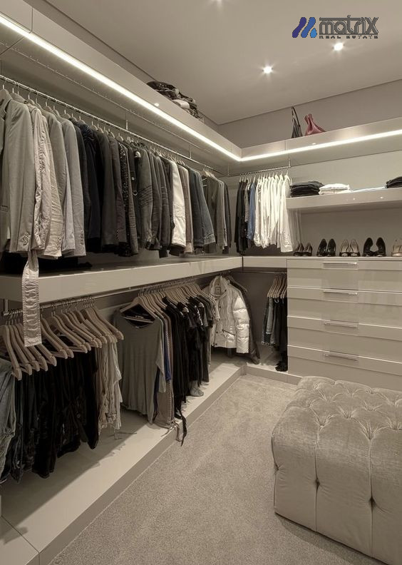 Villa a Saonara  (PD) €. 485.000  .

Splendida Villa su due livelli, in stile moderno, con tetto ...