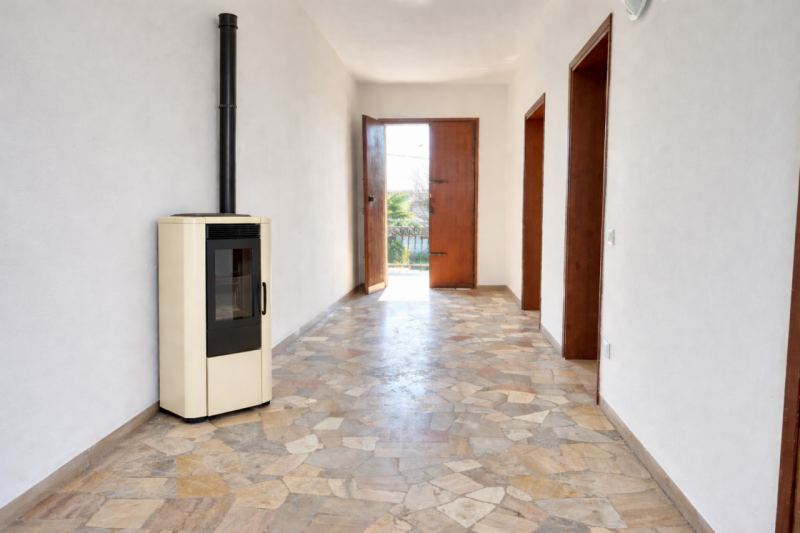 A San Giorgio in Brenta, al confine con Cittadella, proponiamo in vendita una porzione di bifamil...