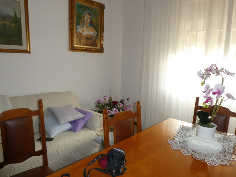 Quartiere Mortise: porzione di casa di 120 mq composta da ingresso, soggiorno, cucinino, 3 camere...