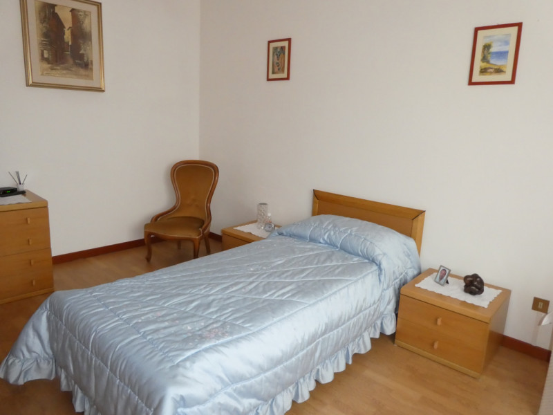 Quartiere Mortise: porzione di casa di 120 mq composta da ingresso, soggiorno, cucinino, 3 camere...