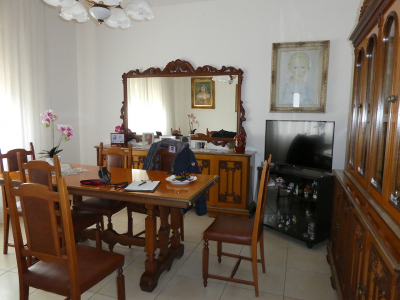 Quartiere Mortise: porzione di casa di 120 mq composta da ingresso, soggiorno, cucinino, 3 camere...