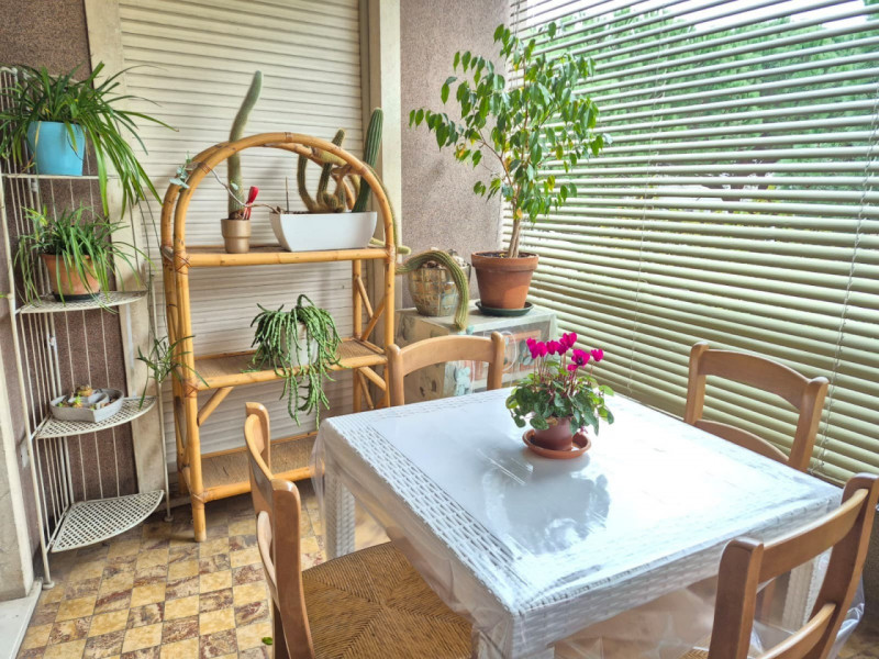 In una zona residenziale tranquilla e ben servita, nel quartiere Firenze di Bassano del Grappa, c...