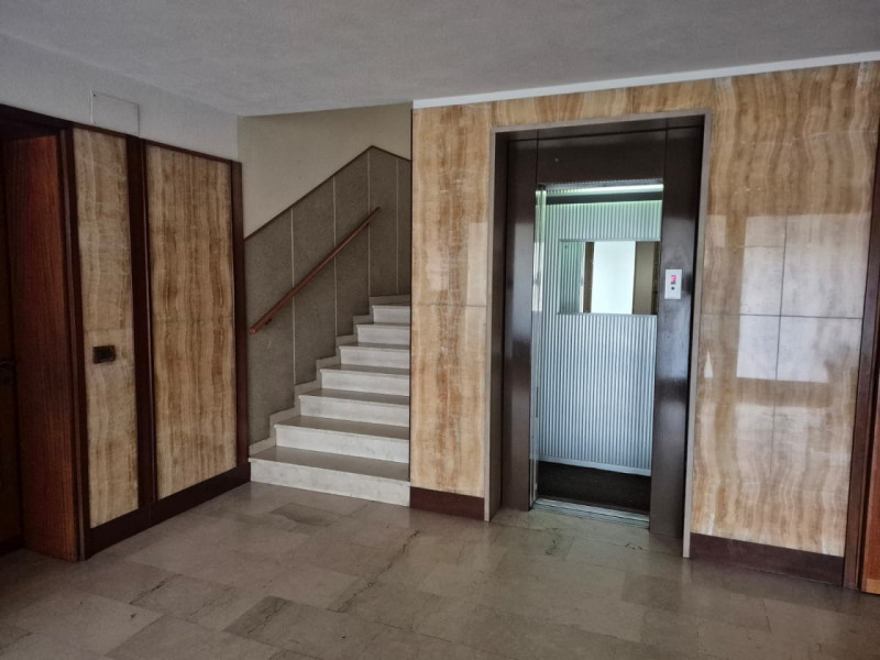 In una zona residenziale tranquilla e ben servita, nel quartiere Firenze di Bassano del Grappa, c...