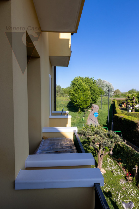 In un bellissimo quartiere residenziale dotato di ampie aree verdi, proponiamo luminoso appartame...