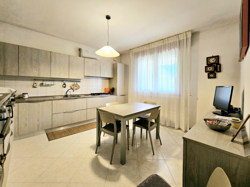 Proponiamo in vendita una splendida casa singola, situata nel centro di Megliadino San Vitale, id...