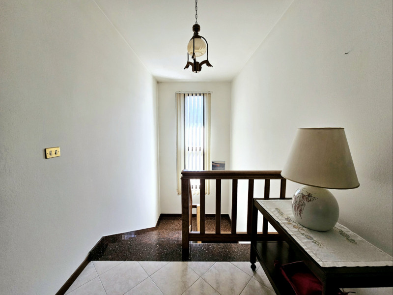 Proponiamo in vendita una splendida casa singola, situata nel centro di Megliadino San Vitale, id...