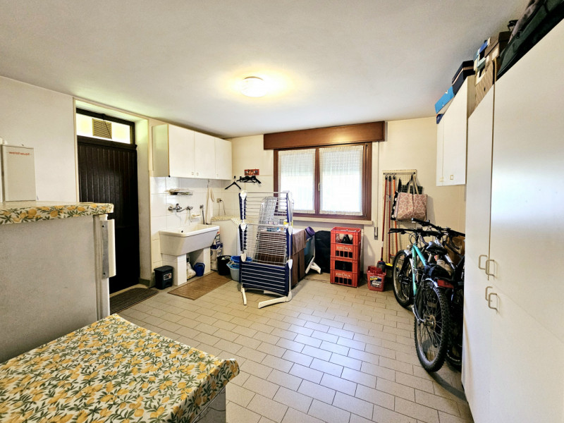 Proponiamo in vendita una splendida casa singola, situata nel centro di Megliadino San Vitale, id...