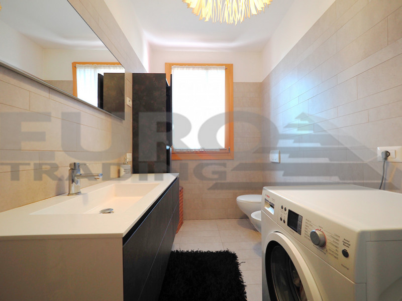 Nella zona centrale di Gaggio di Marcon, in una posizione centrale e servita, proponiamo in esclu...