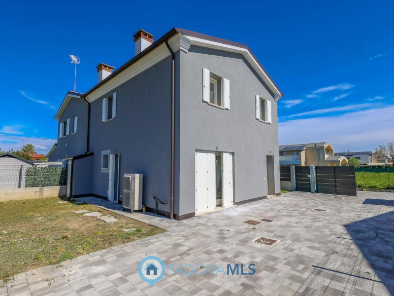 Immobile in esclusiva al Gruppo Padova MLS

Abano Terme – zona Giarre

In uno dei contesti più tr...