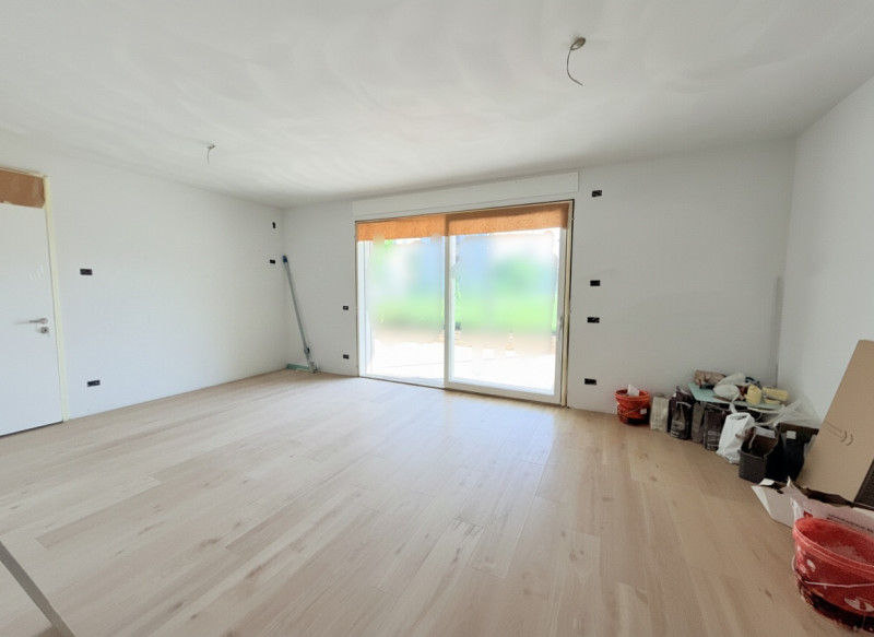 Situato in centro al paese, appartamento al piano terra con giardino esclusivo.

Con ingresso ind...