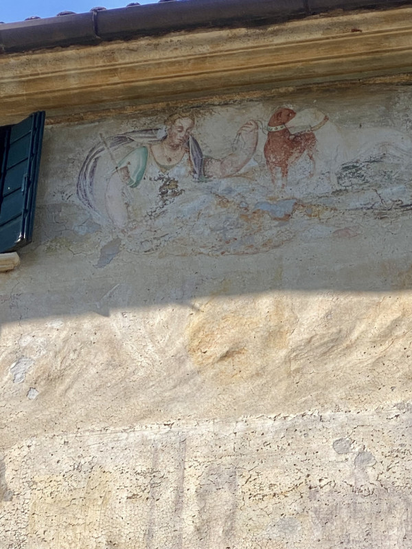 La bellissima ed elegante residenza signorile di campagna apparteneva a una nobile famiglia di Tr...