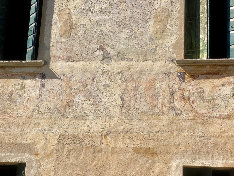La bellissima ed elegante residenza signorile di campagna apparteneva a una nobile famiglia di Tr...