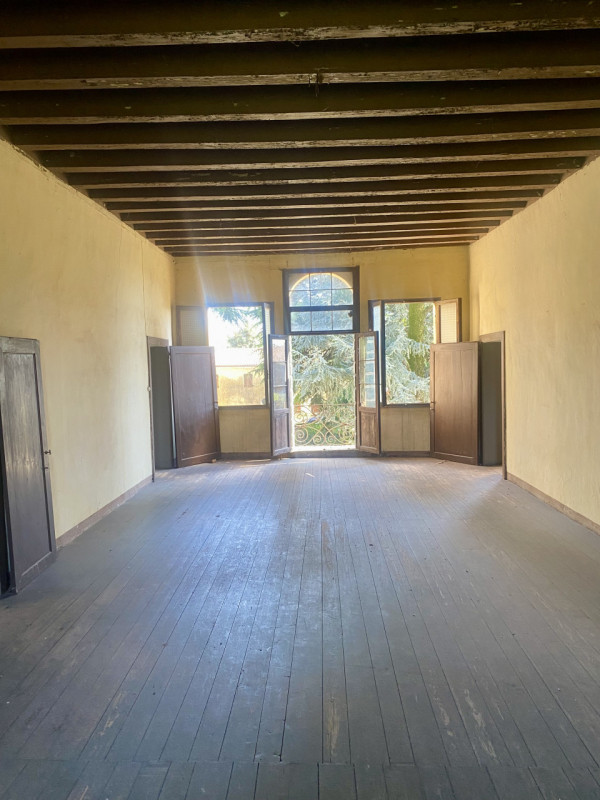 La bellissima ed elegante residenza signorile di campagna apparteneva a una nobile famiglia di Tr...