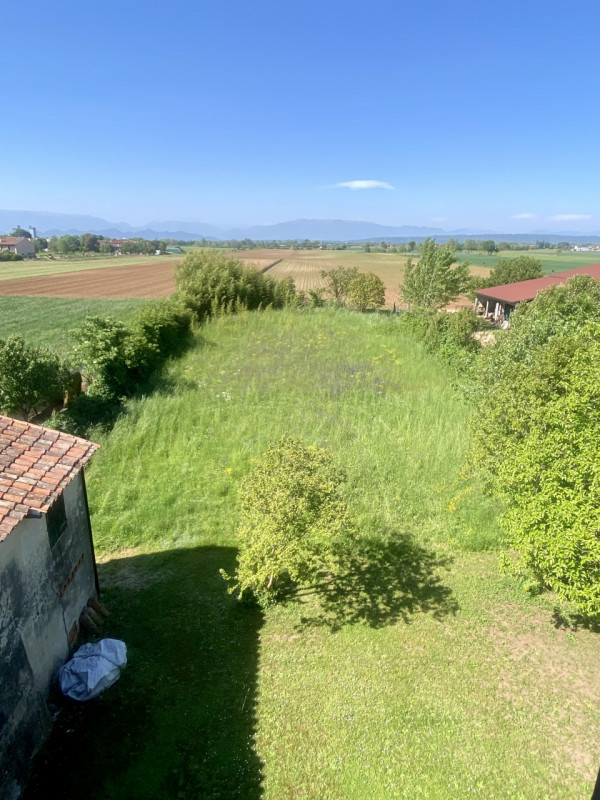 La bellissima ed elegante residenza signorile di campagna apparteneva a una nobile famiglia di Tr...