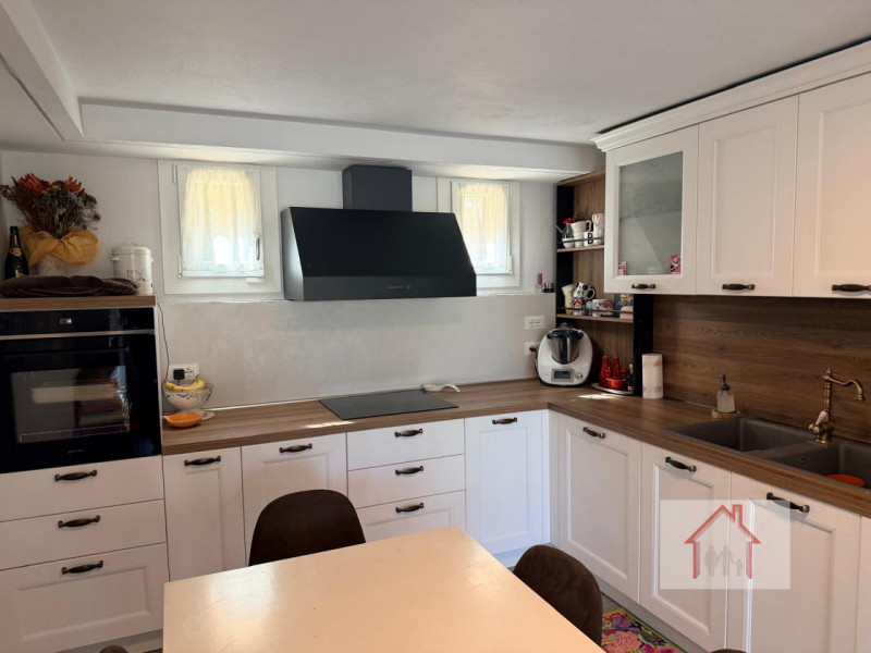 CASA SINGOLA SU DUE PIANI NELLA ZONA DI SANTI ANGELI
Nel cuore del Montello, nella rinomata e tra...