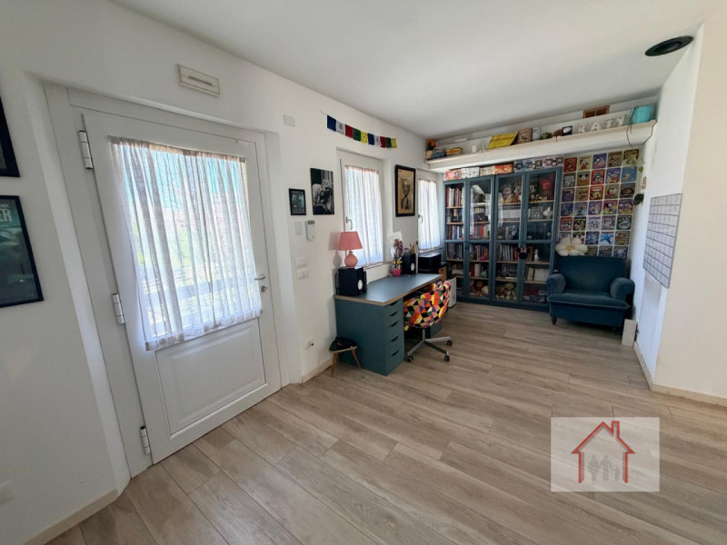 CASA SINGOLA SU DUE PIANI NELLA ZONA DI SANTI ANGELI
Nel cuore del Montello, nella rinomata e tra...