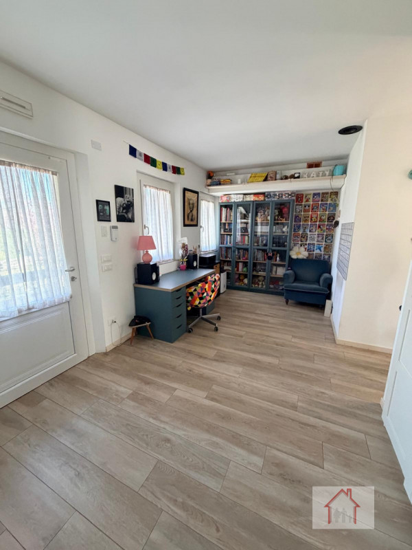 CASA SINGOLA SU DUE PIANI NELLA ZONA DI SANTI ANGELI
Nel cuore del Montello, nella rinomata e tra...