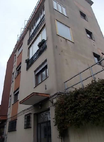 Rif. A.A.328-25

Vendita all'asta - appartamento al 3° piano con garage in data 11 giugno 2026

D...