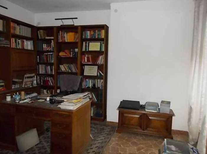 Rif. A.A.328-25

Vendita all'asta - appartamento al 3° piano con garage in data 11 giugno 2026

D...