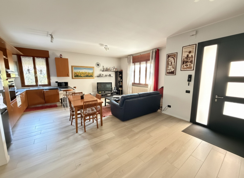 Onara di Tombolo, inserita in un quartiere residenziale caratterizzato dalla massima tranquillità...