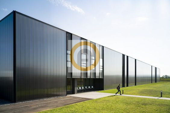 In posizione strategica d’eccellenza a Bassano del Grappa, proponiamo in vendita un esclusivo ter...