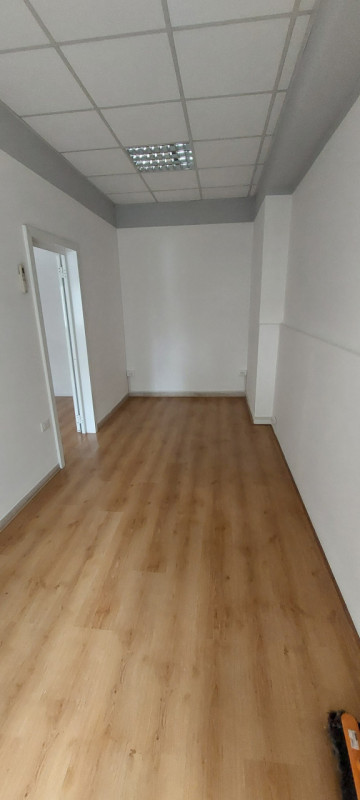 In posizione strategica nel pieno centro di Piazzola sul Brenta proponiamo in affitto ufficio fun...