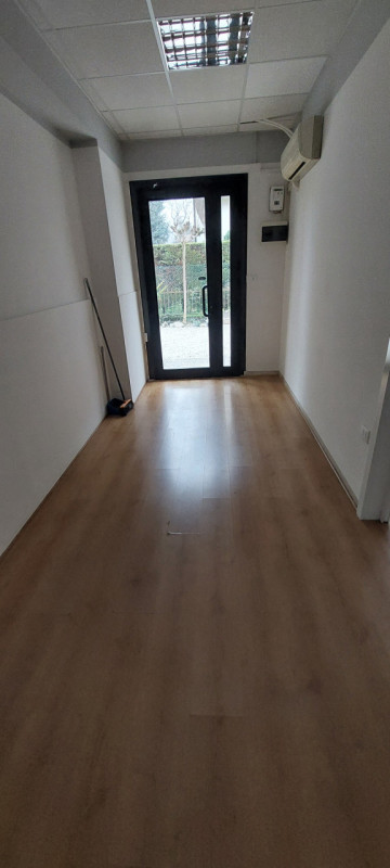 In posizione strategica nel pieno centro di Piazzola sul Brenta proponiamo in affitto ufficio fun...