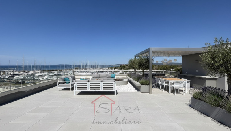 PUNTONE DI SCARLINO – ATTICO FRONTE MARINA CON TERRAZZA PANORAMICA VISTA ISOLA D’ELBA

Nel cuore ...