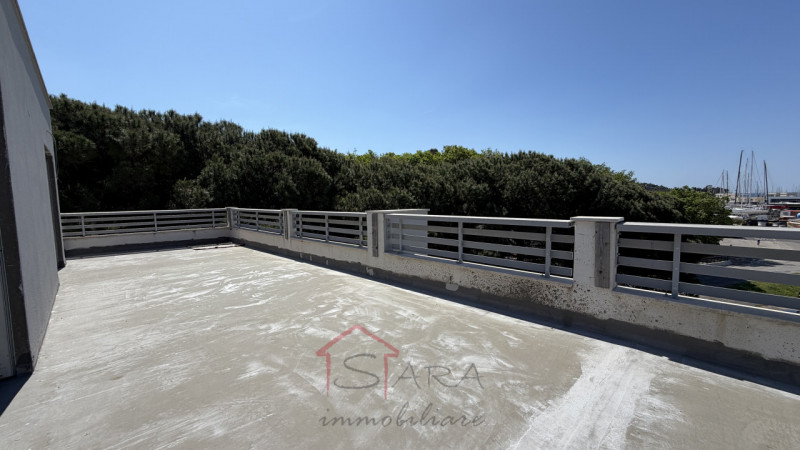 PUNTONE DI SCARLINO – ATTICO FRONTE MARINA CON TERRAZZA PANORAMICA VISTA ISOLA D’ELBA

Nel cuore ...