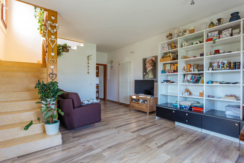 In vendita a Pozzonovo, proponiamo una splendida casa indipendente, recentemente ristrutturata, c...