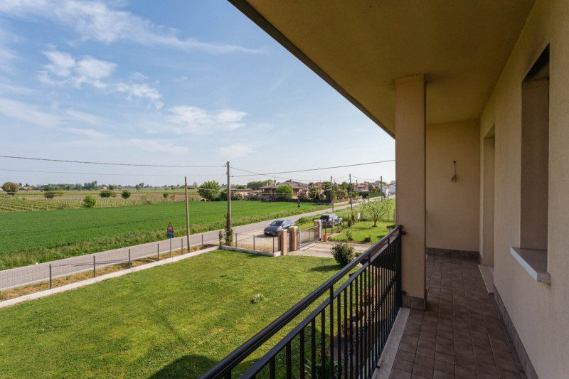 In vendita a Pozzonovo, proponiamo una splendida casa indipendente, recentemente ristrutturata, c...